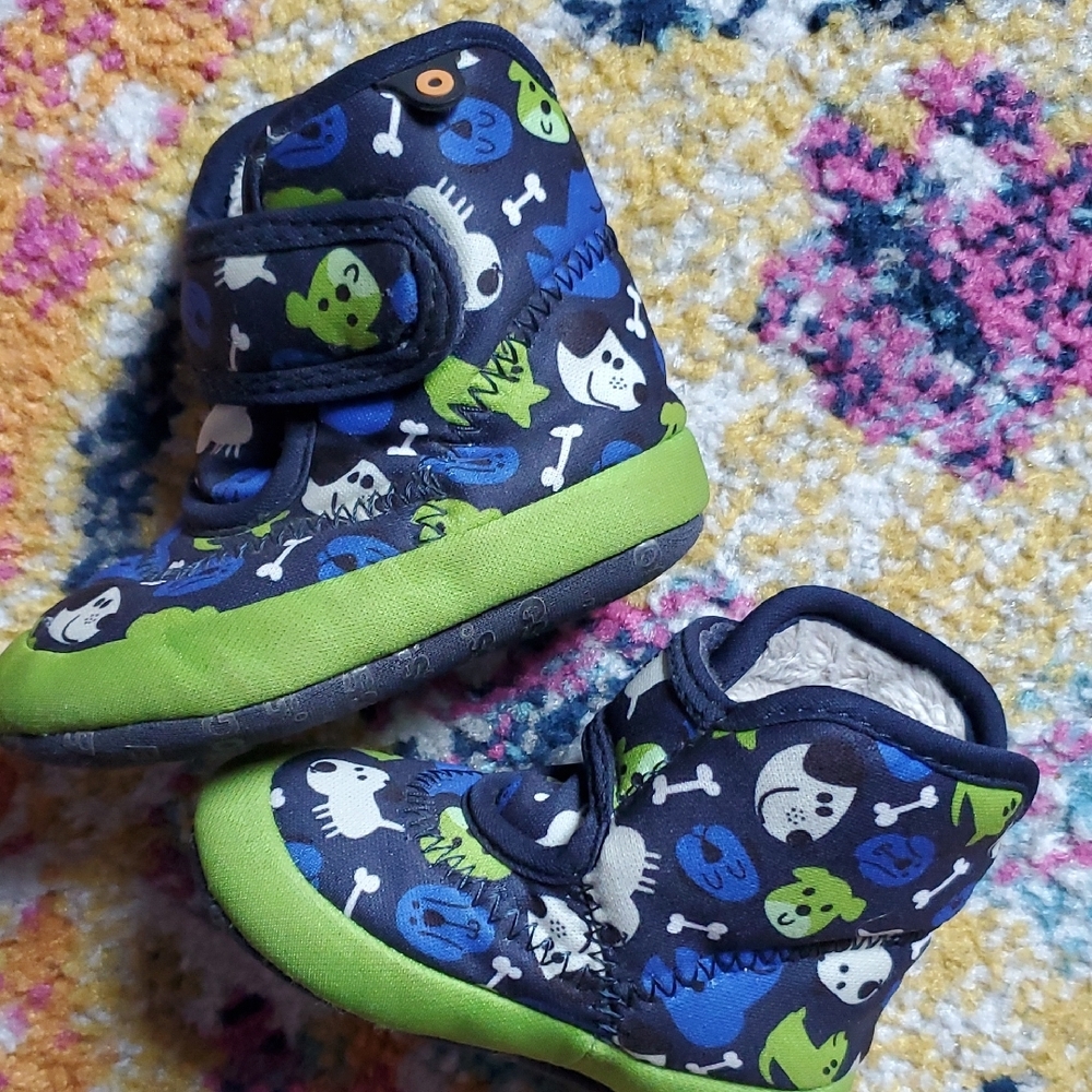 Kids Bogs Size 4